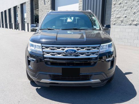 Used 2018 Ford Explorer XLT w/ Equipment Group 202A AWD/4WD image 2