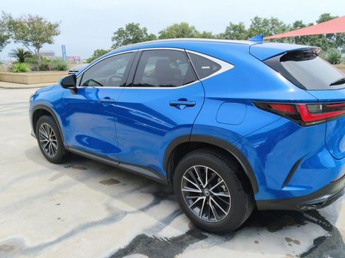 Used 2025 Lexus NX 250 FWD w/ Towing Package (2000 Lbs) image 2
