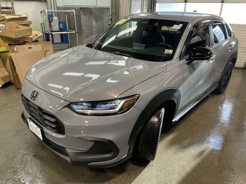 Used 2023 Honda HR-V Sport image 3