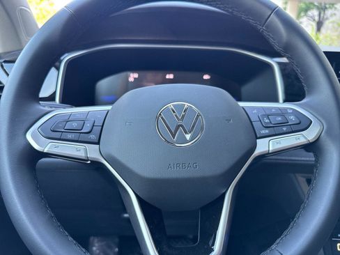 New 2026 Volkswagen Taos SE FWD image 22