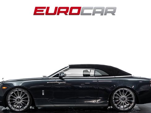 Used 2018 Rolls-Royce Dawn RWD image 3