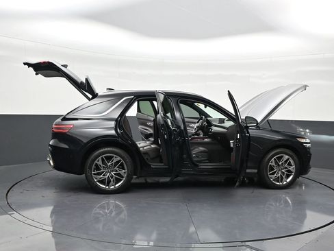 Used 2022 Genesis GV70 2.5T w/ Advanced Package image 33