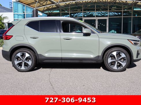 Used 2024 Volvo XC40 B5 Plus AWD/4WD image 9