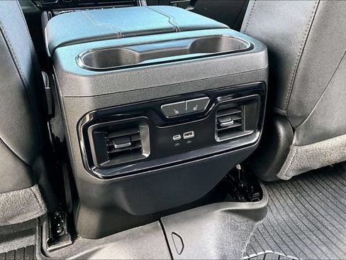 Used 2023 GMC Sierra 1500 AT4 w/ Technology Package AWD/4WD image 11