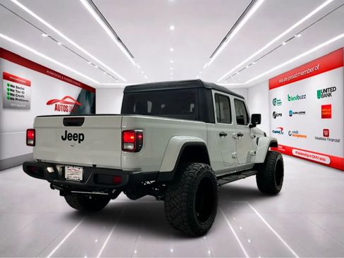 Used 2022 Jeep Gladiator Sport AWD/4WD image 8