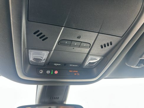 Used 2023 Buick Enclave Essence FWD image 18