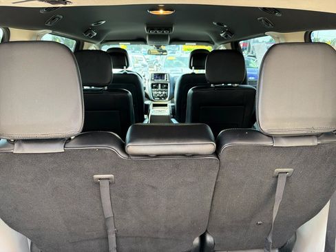 Used 2020 Dodge Grand Caravan SXT FWD image 38