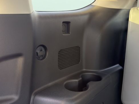 Used 2021 Toyota Highlander Platinum image 46