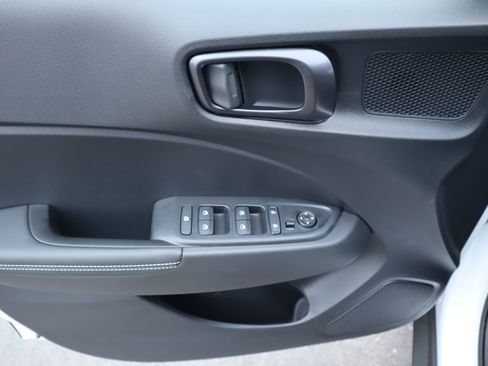 New 2026 Hyundai Venue SEL FWD image 12