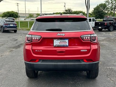 Used 2025 Jeep Compass Latitude AWD/4WD image 5