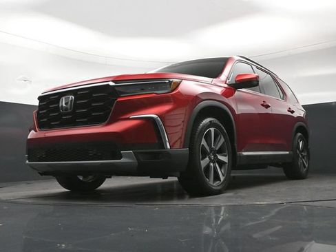 Used 2025 Honda Pilot Touring image 25