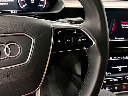 Used 2022 Audi e-tron Premium image 21