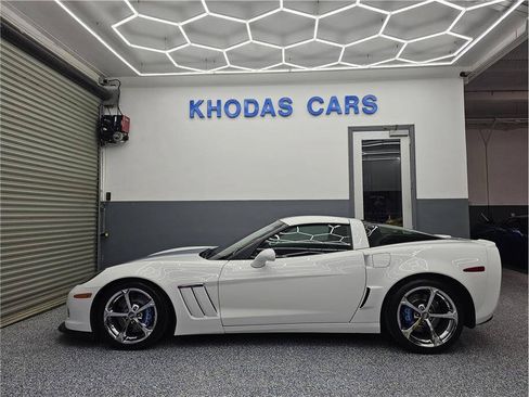Used 2013 Chevrolet Corvette Grand Sport w/ 4LT Preferred Equipment Group RWD image 2
