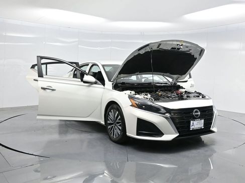 Used 2023 Nissan Altima 2.5 SV image 48