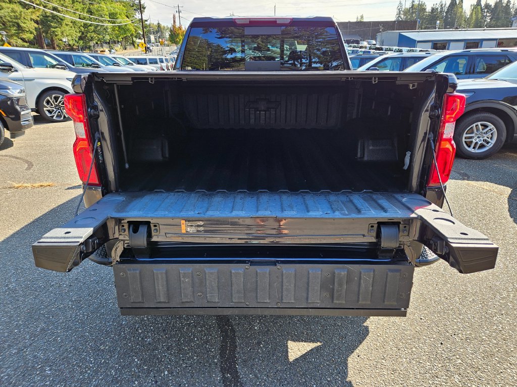 Used 2022 Chevrolet Silverado 1500 LT Trail Boss w/ LT Trail Boss Premium Package AWD/4WD image 13