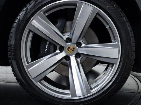 Certified 2025 Porsche Macan image 22