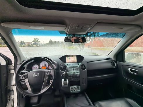 Used 2011 Honda Pilot Touring image 10