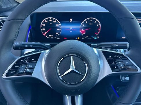 Used 2026 Mercedes-Benz GLB 250 image 15