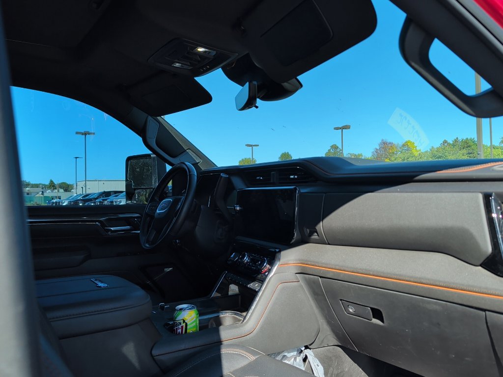 Used 2024 GMC Sierra 2500 AT4 w/ AT4 Premium Plus Package AWD/4WD image 9