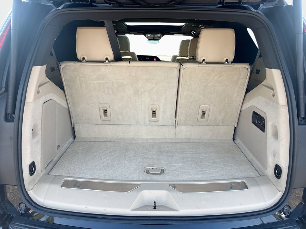 Used 2023 Cadillac Escalade Premium Luxury w/ Performance Package AWD/4WD image 11