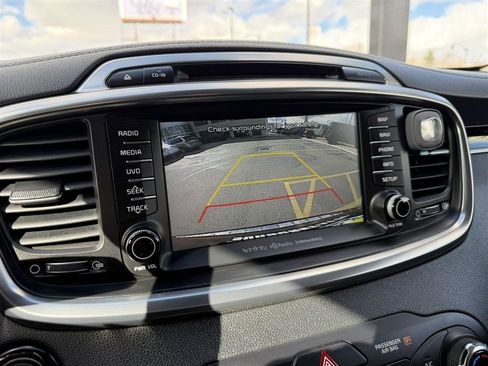 Used 2017 Kia Sorento SX image 31