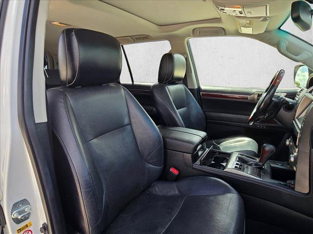 Used 2015 Lexus GX 460 w/ Premium Package AWD/4WD image 23