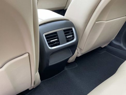 Used 2024 Acura RDX SH-AWD image 13