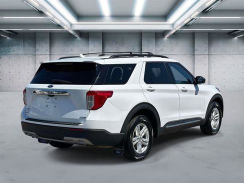Used 2020 Ford Explorer XLT w/ Equipment Group 202A AWD/4WD image 6