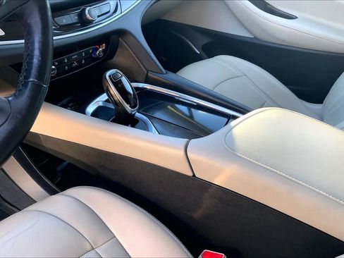 Used 2020 Buick Enclave Essence w/ Sound and Sites Package image 15