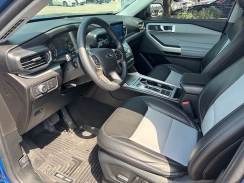 Used 2022 Ford Explorer XLT w/ Equipment Group 202A image 16