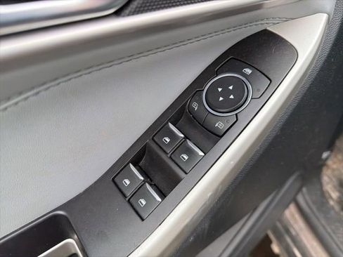 Used 2021 Ford Explorer XLT w/ Equipment Group 202A image 23