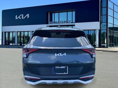 Certified 2025 Kia Sportage EX FWD image 5