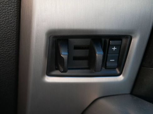 Used 2015 Ford F150 Platinum w/ Equipment Group 701A Luxury AWD/4WD image 27