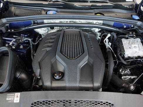 New 2026 Porsche Macan image 25