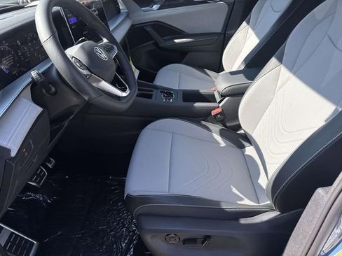 New 2026 Volkswagen Tiguan SE R-Line image 14