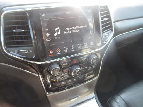 Used 2021 Jeep Grand Cherokee Limited w/ Sun & Sound Group AWD/4WD image 28