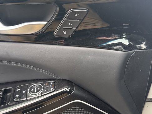 Used 2018 Kia Cadenza Limited w/ Paint Protection Package image 3