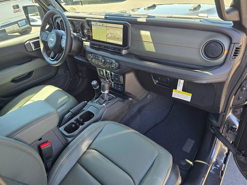 New 2026 Jeep Gladiator Mojave AWD/4WD image 15