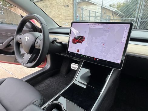 Used 2020 Tesla Model 3 Standard Range Plus image 23