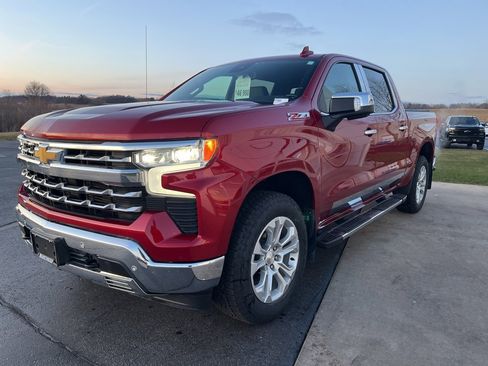 Certified 2022 Chevrolet Silverado 1500 LTZ w/ LTZ Convenience Package II image 3
