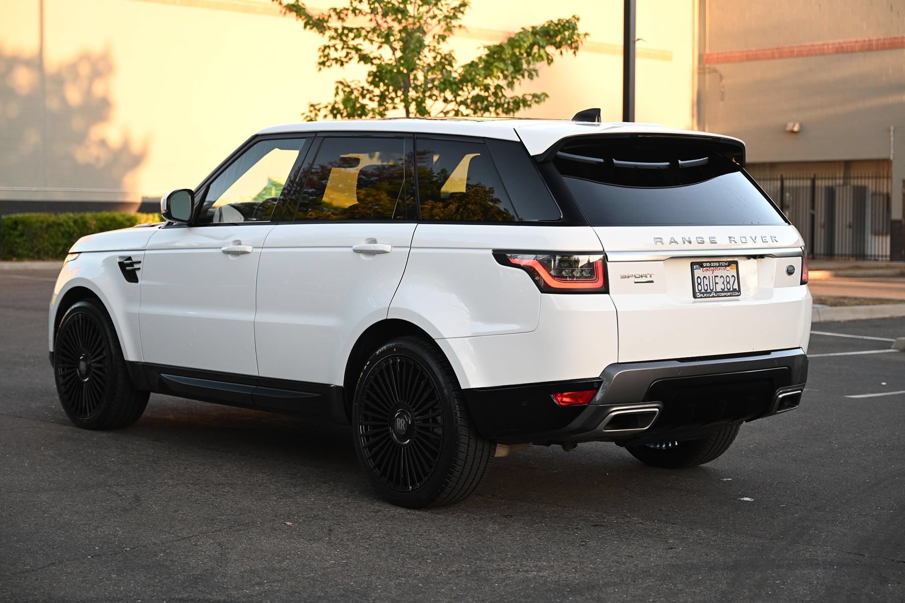 Used 2019 Land Rover Range Rover Sport HSE AWD/4WD image 9