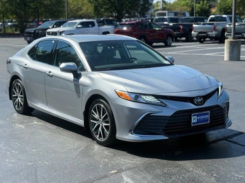 Used 2023 Toyota Camry XLE FWD image 12