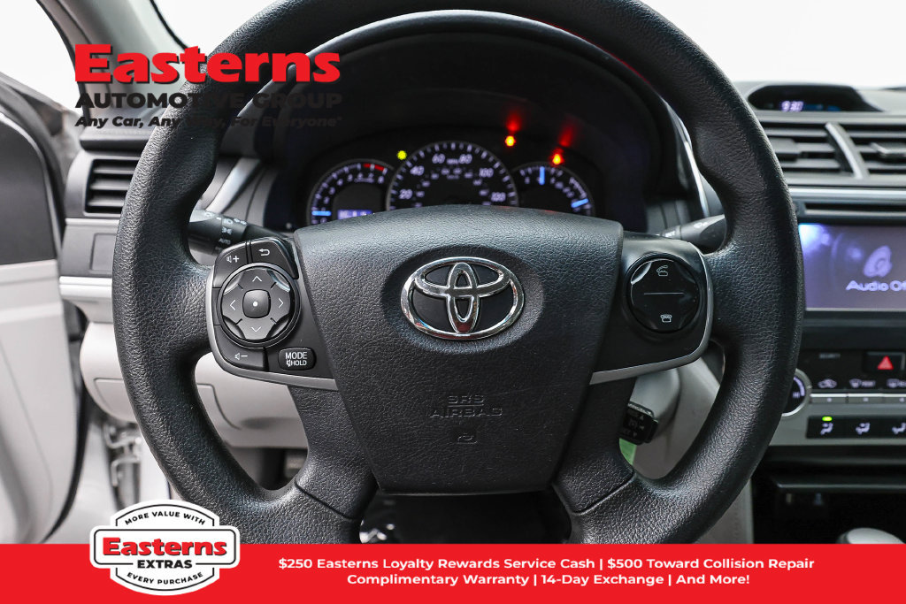 Used 2014 Toyota Camry LE FWD image 11