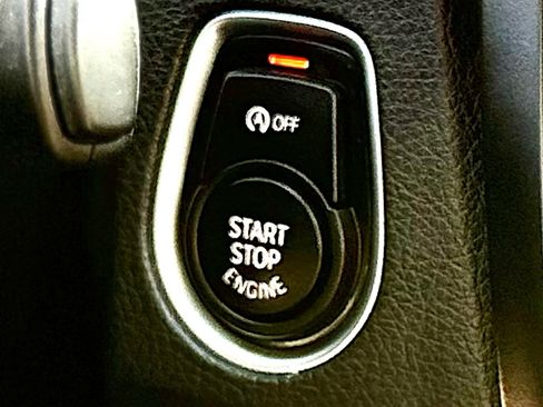 Used 2014 BMW 320i Sedan image 27