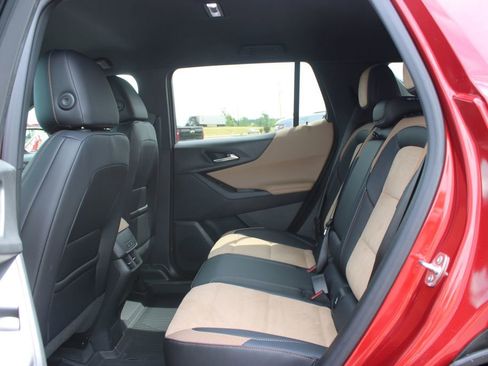 New 2026 Chevrolet Equinox ACTIV w/ Convenience Package III AWD/4WD image 26