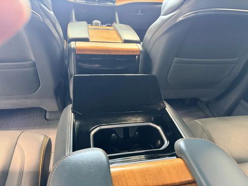 Used 2022 Jeep Grand Wagoneer Series II w/ Convenience Group III AWD/4WD image 18