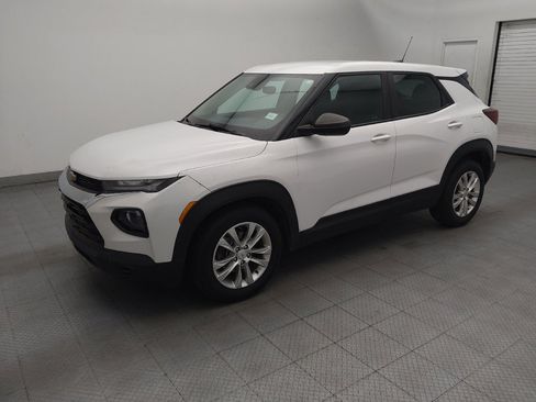 Used 2023 Chevrolet TrailBlazer LS FWD image 2