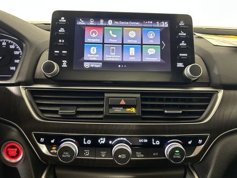 Used 2018 Honda Accord Touring image 22