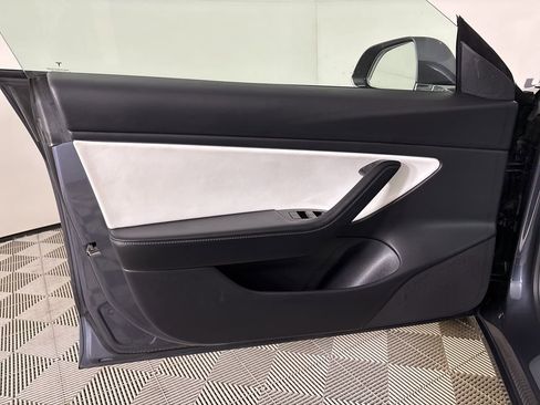 Used 2020 Tesla Model 3 Performance image 7
