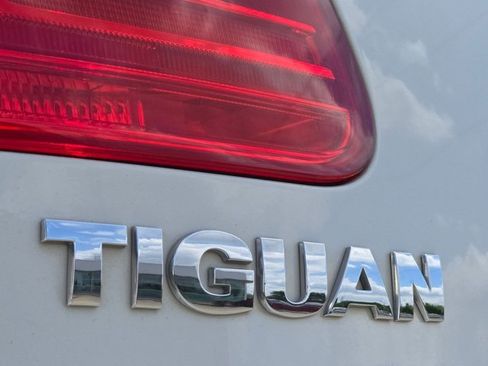 Used 2017 Volkswagen Tiguan Wolfsburg Edition AWD/4WD image 19